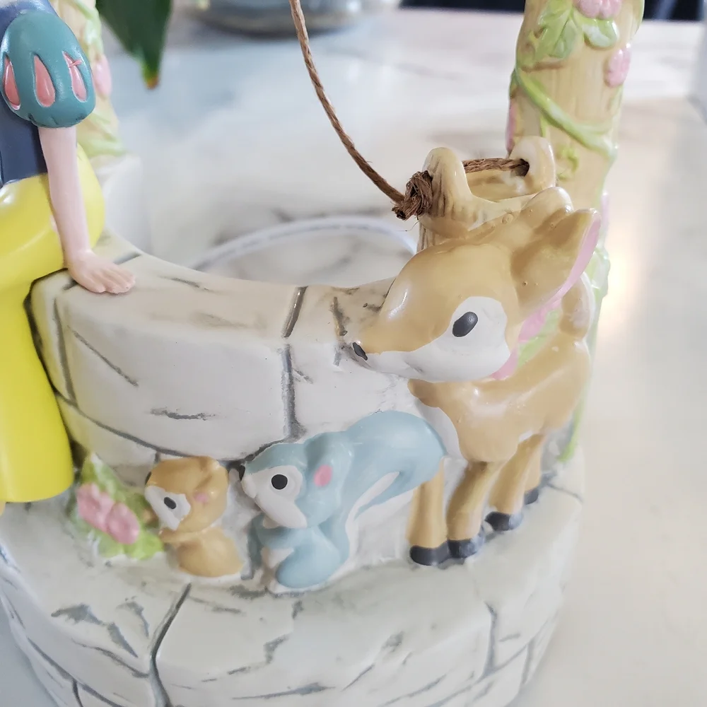 Disney’s Snow White Scentsy Warmer